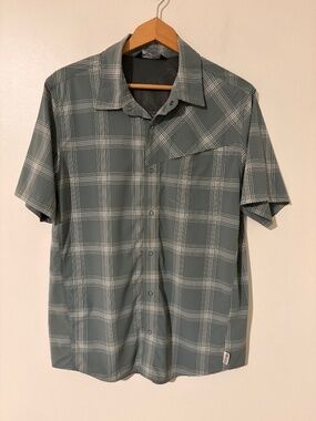 Outdoor Research Shirt Mens M Green Astroman Short Sleeve Hiking Casual Camp